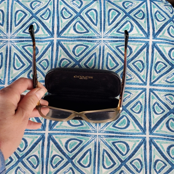 Coach Olive Dark Tortoise Gold Sig C Eyeglasses and Case. - Picture 7 of 13